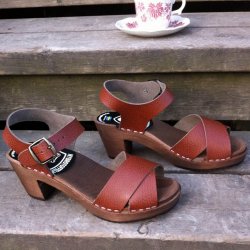 Bruna sandaler