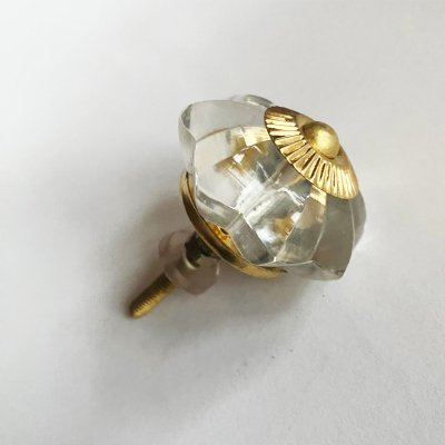 Glasknopp för byrån klassisk