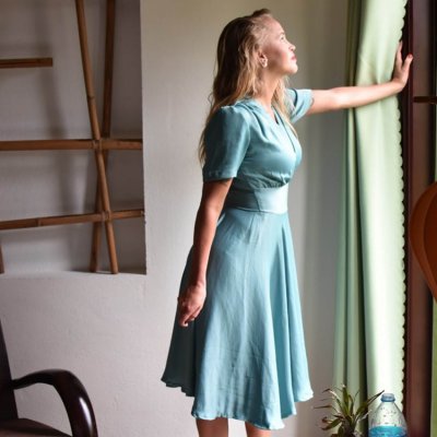 Sidenklänning ljusblå