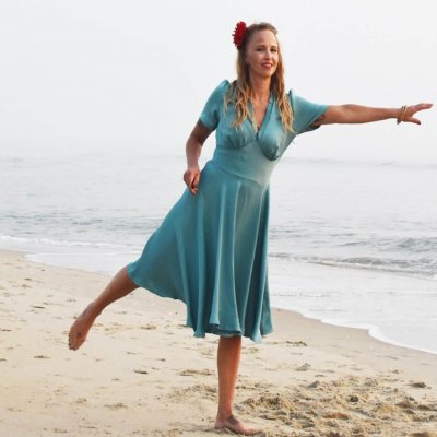 Klänning siden ljusblå